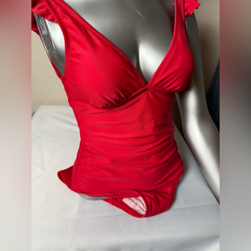 Kona sol 
 Bold Red Swimwear